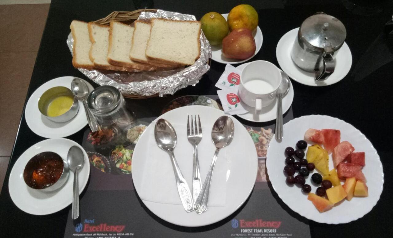 Hotel Excellency Kochi Dış mekan fotoğraf