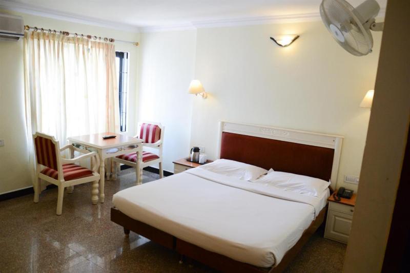 Hotel Excellency Kochi Dış mekan fotoğraf