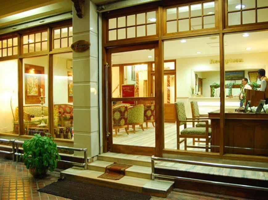 Hotel Excellency Kochi Dış mekan fotoğraf