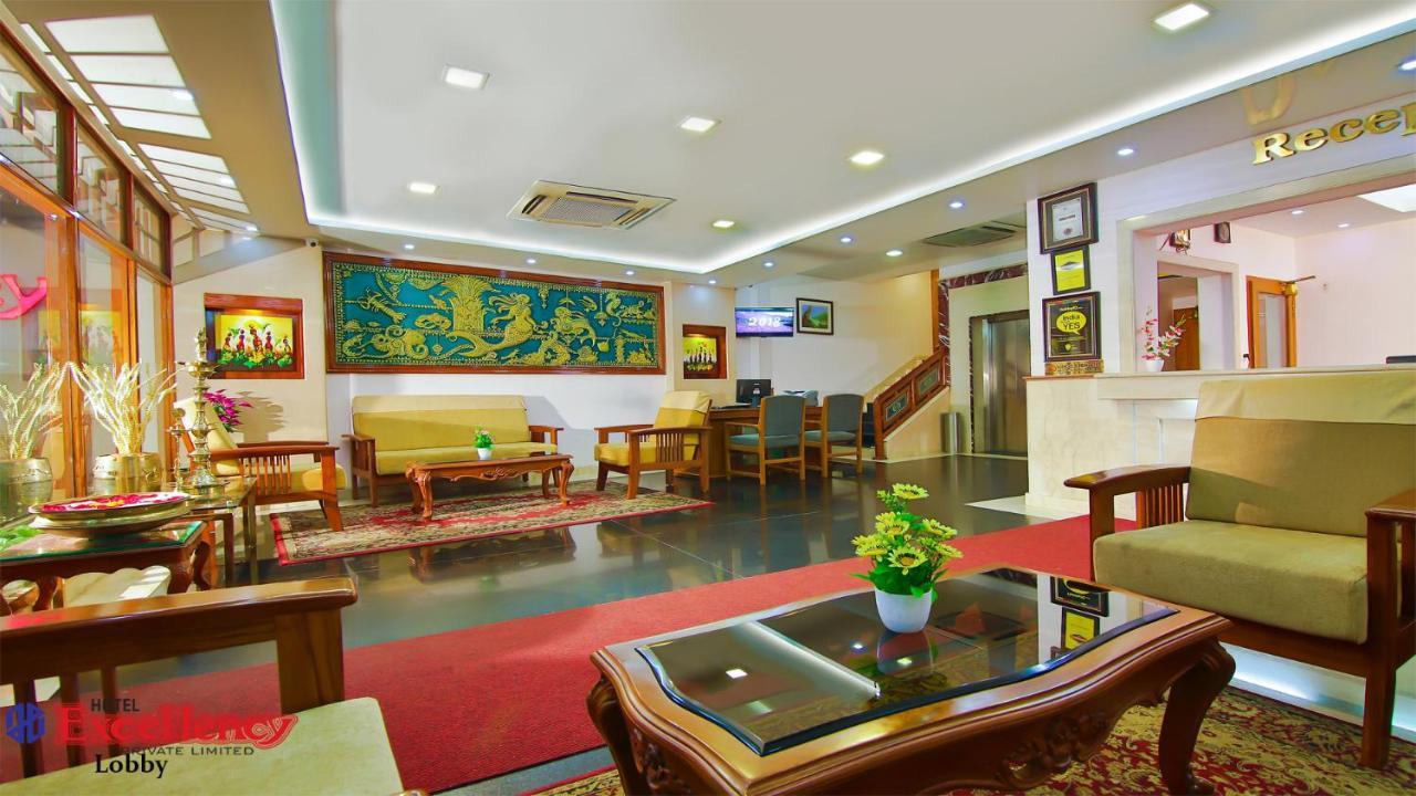 Hotel Excellency Kochi Dış mekan fotoğraf