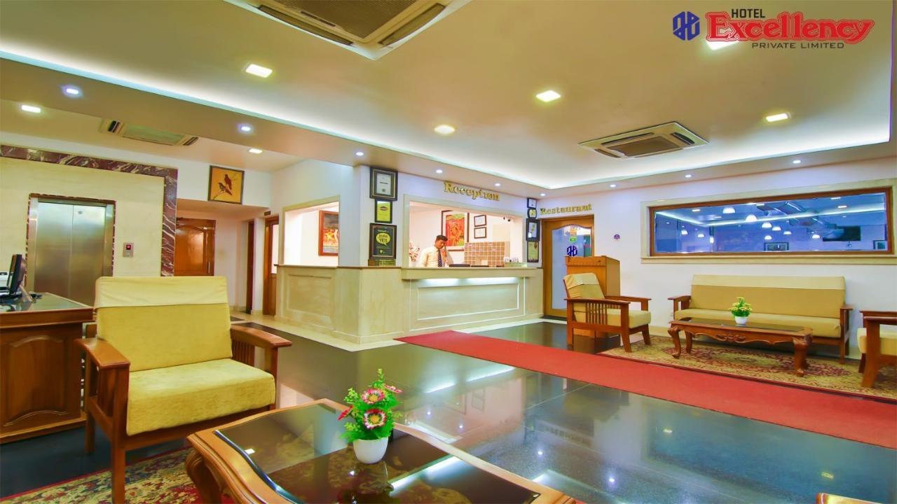 Hotel Excellency Kochi Dış mekan fotoğraf