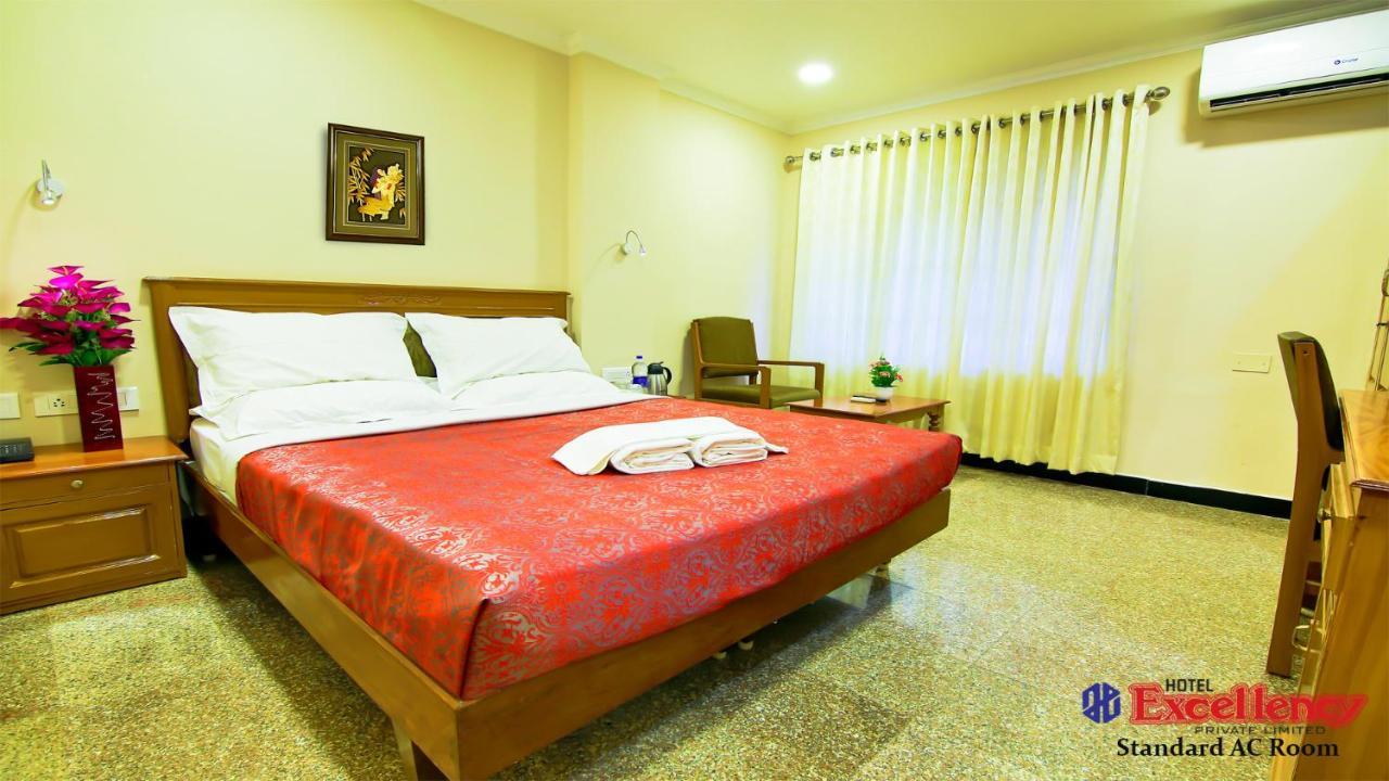 Hotel Excellency Kochi Dış mekan fotoğraf