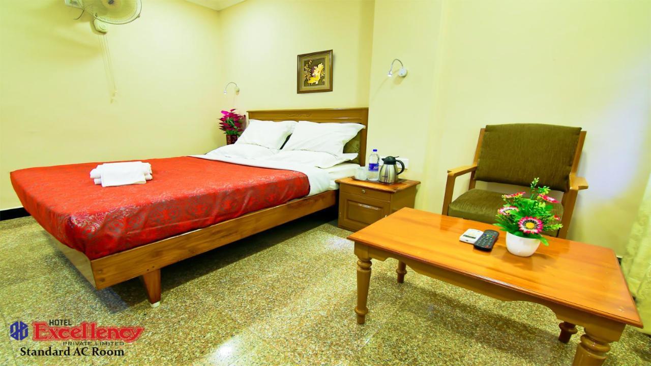 Hotel Excellency Kochi Dış mekan fotoğraf