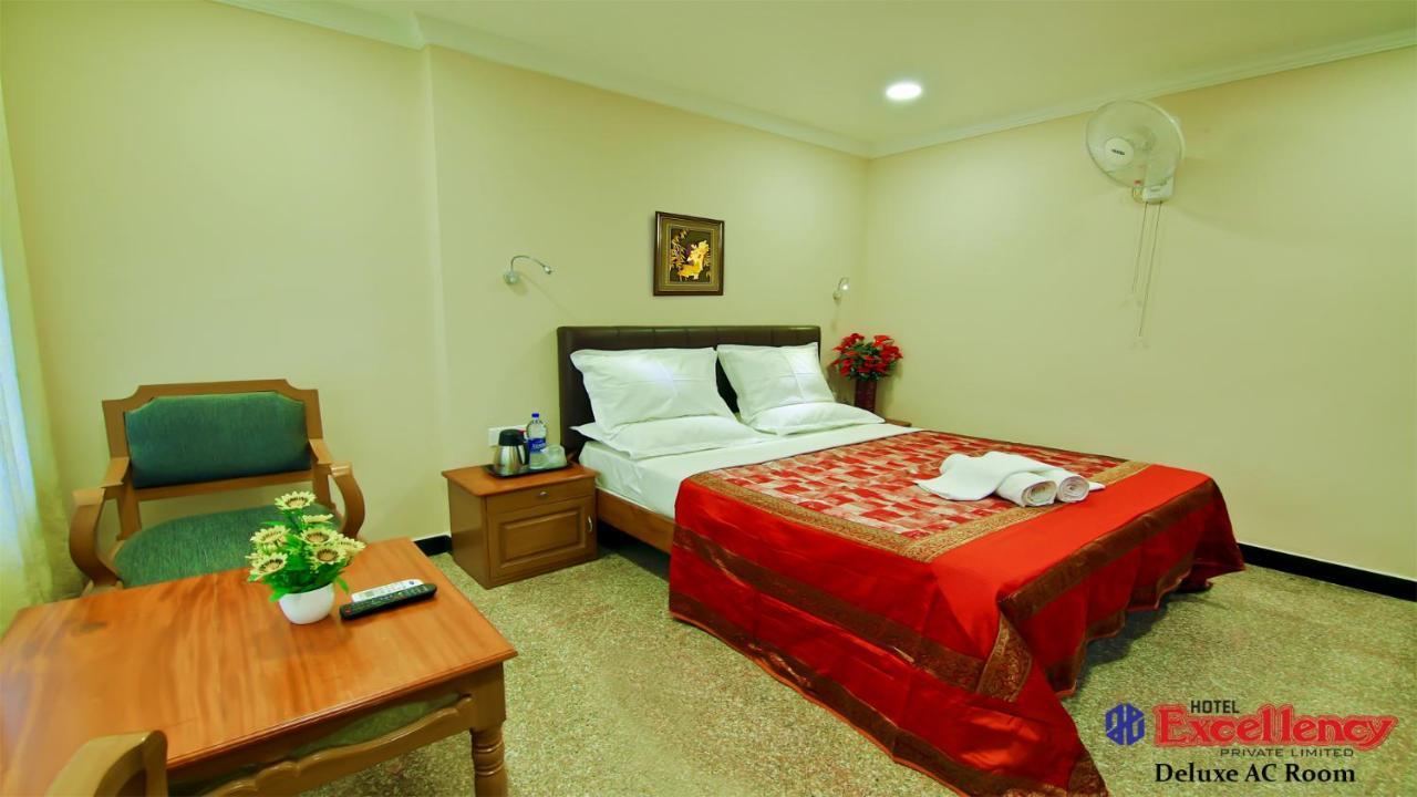 Hotel Excellency Kochi Dış mekan fotoğraf