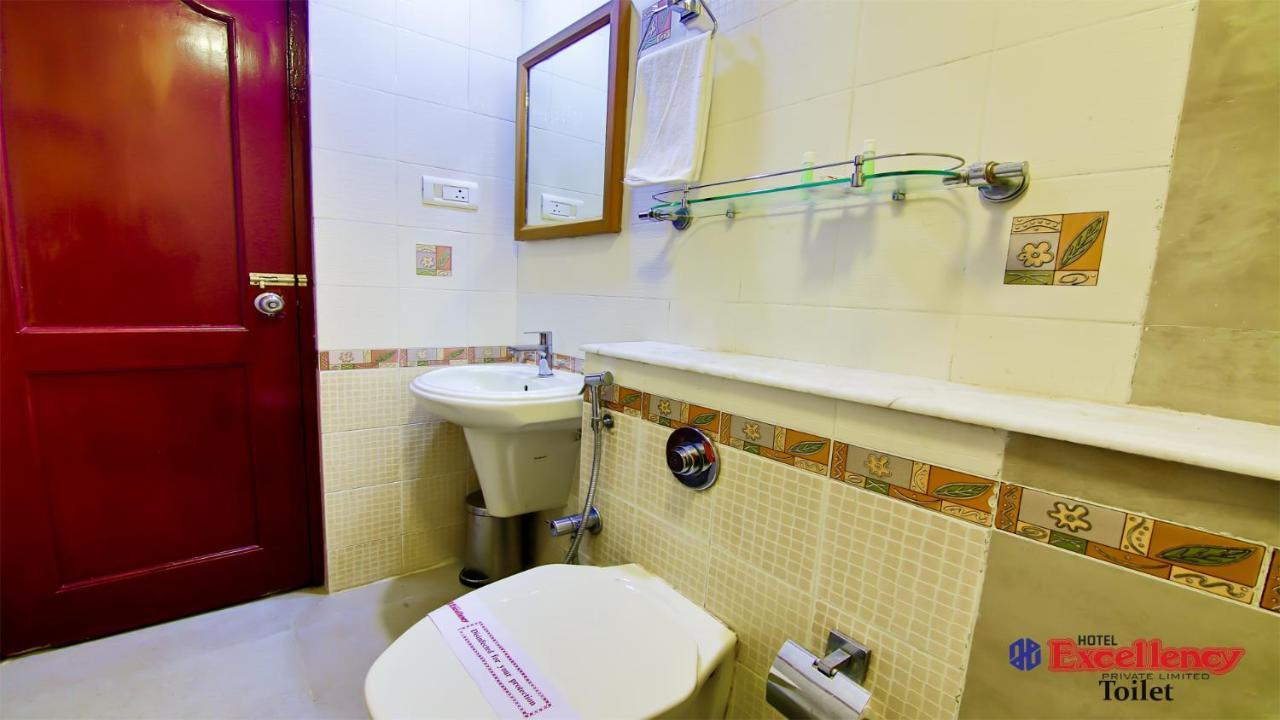 Hotel Excellency Kochi Dış mekan fotoğraf